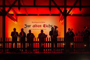 Weihnachtsmarkt unter Eichen, Frohnsdorf, Adventsbläser