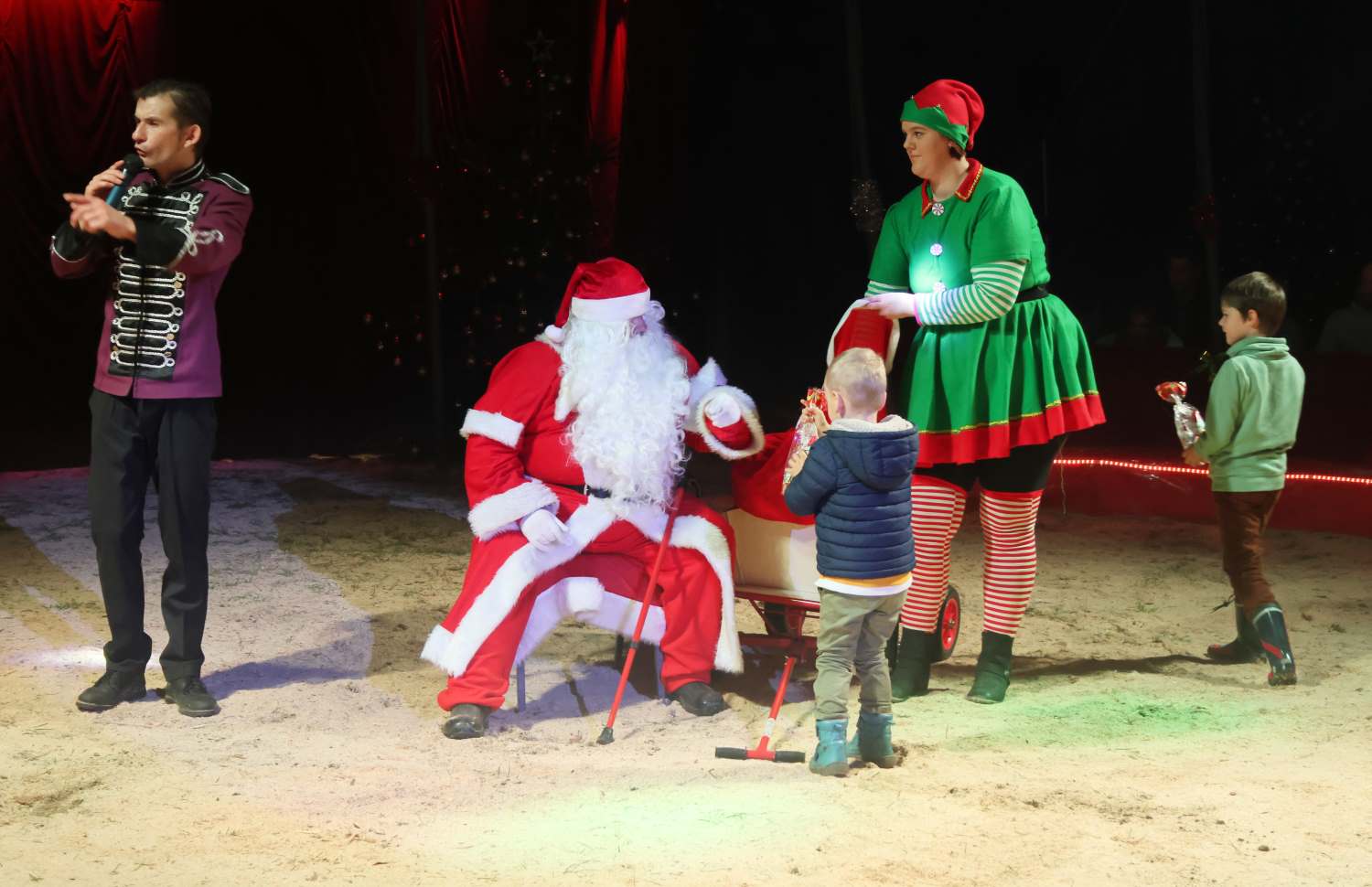 zirkus aramannt,bad belzig,medewitzerhütten,artistik,dressuren,jonglieren