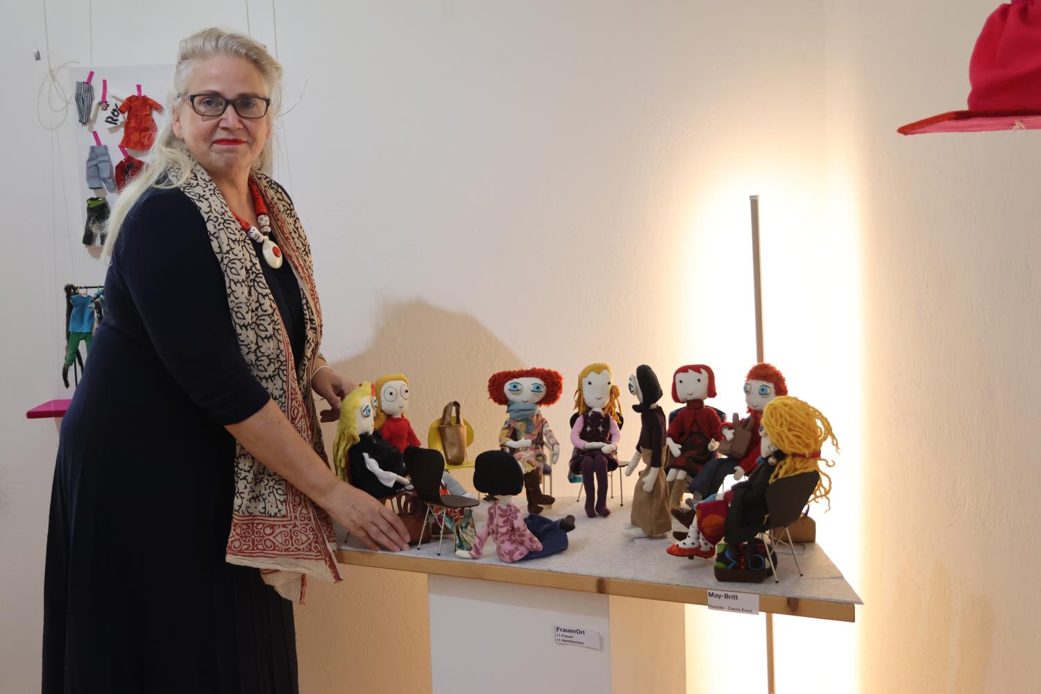 alte schule wiesenburg,wiesenburg,ausstellung,puppen,ulrike friese