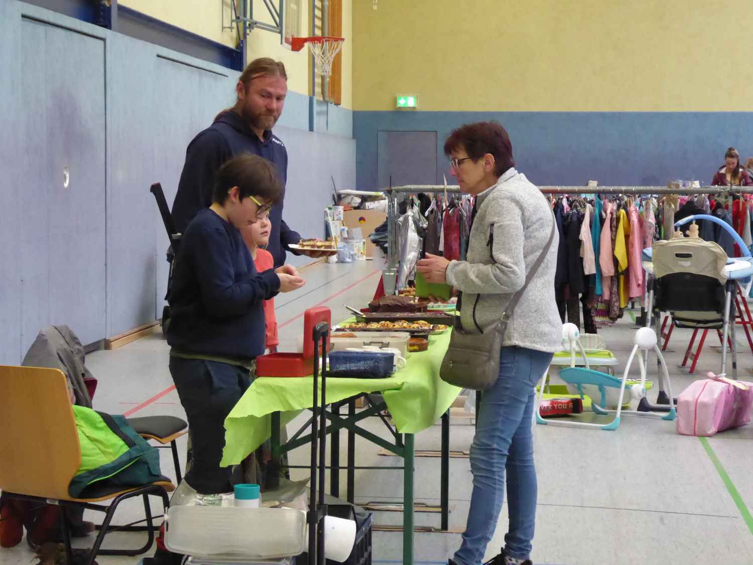 baby- und kinderflohmarkt,wiesenburg,sporthalle wiesenburg,familienzentrum weiesenburg