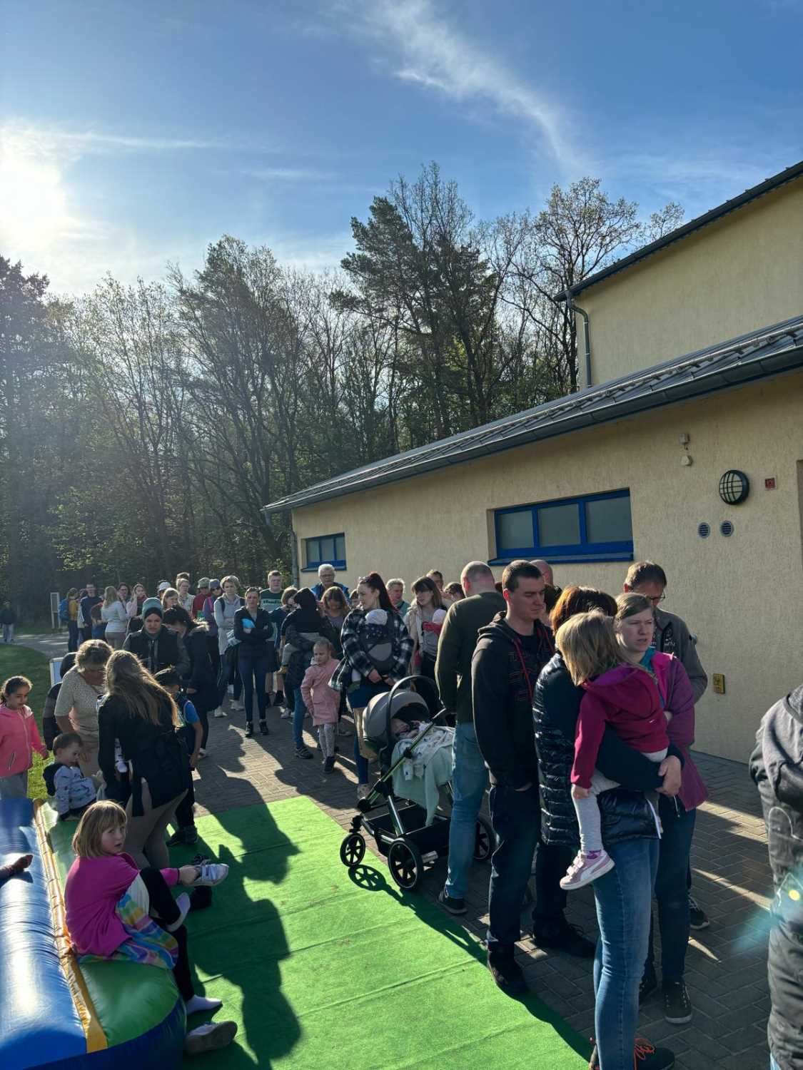 baby- und kinderflohmarkt,wiesenburg,sporthalle wiesenburg,familienzentrum weiesenburg