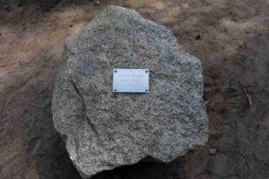 gedenkeiche, helmut köppke,neuendorf,niemegk,rabenstein,deponie neuendorf