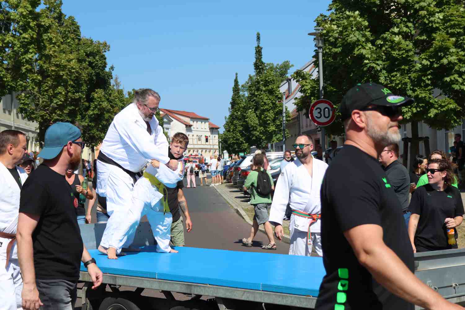 altstadtsommer, bad belzig, umzug