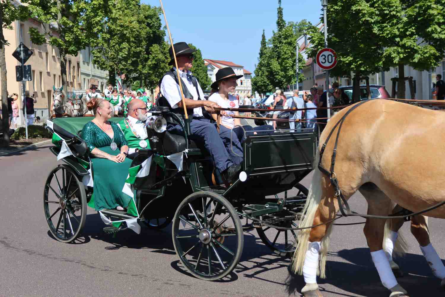 altstadtsommer, bad belzig, umzug