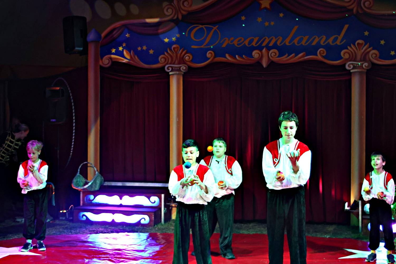 grundschule am schlosspark,wiesenburg,projektcircus andré sperlich,zirkus