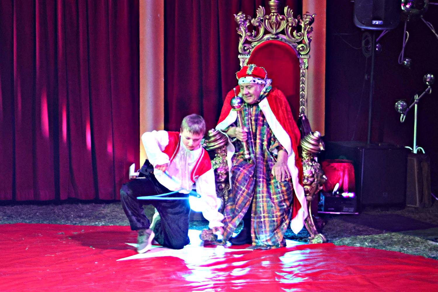 grundschule am schlosspark,wiesenburg,projektcircus andré sperlich,zirkus