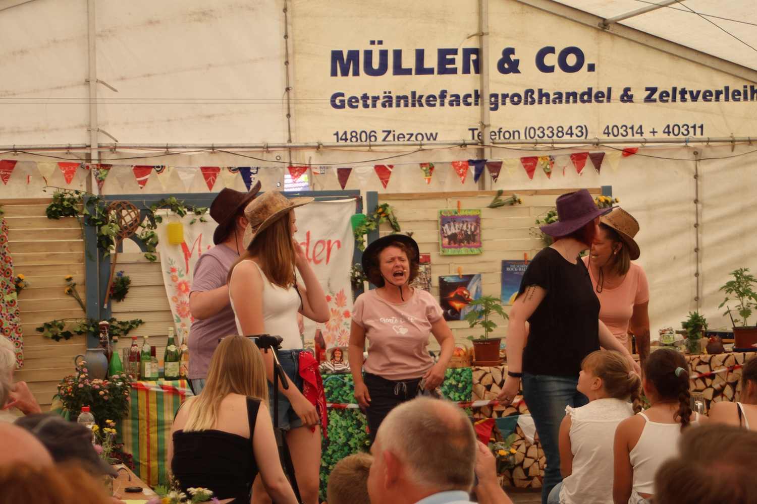 dorffest reppinichen,landgut reppinichen,gemeinde wiesenburg/mark,reetzer singegruppe,dorftrödel reppinichen